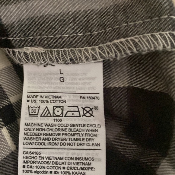 Old Navy Classic Flannel Shirt - Picture 5 of 5